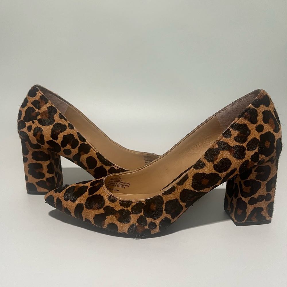 INC Leopard pumps